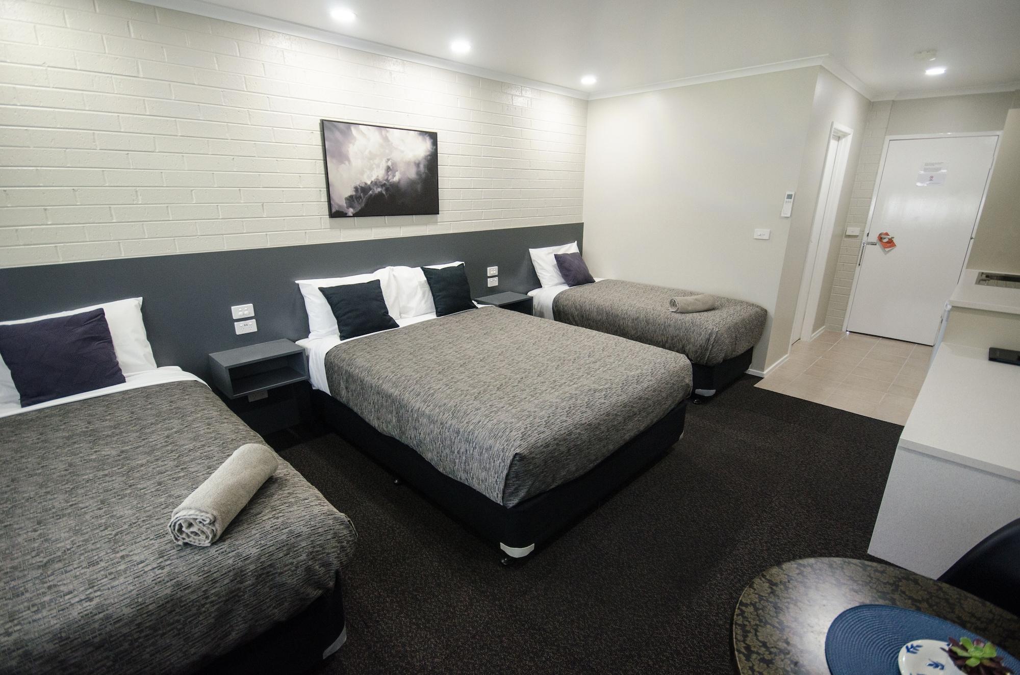 Central Deborah Motel Бендиго Екстериор снимка