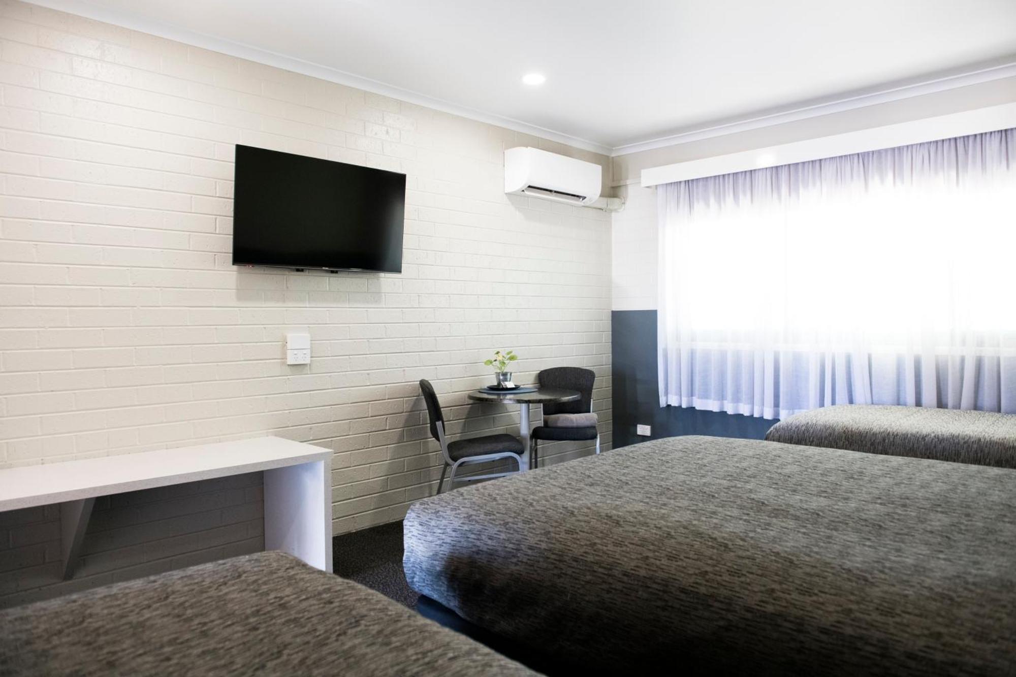 Central Deborah Motel Бендиго Екстериор снимка
