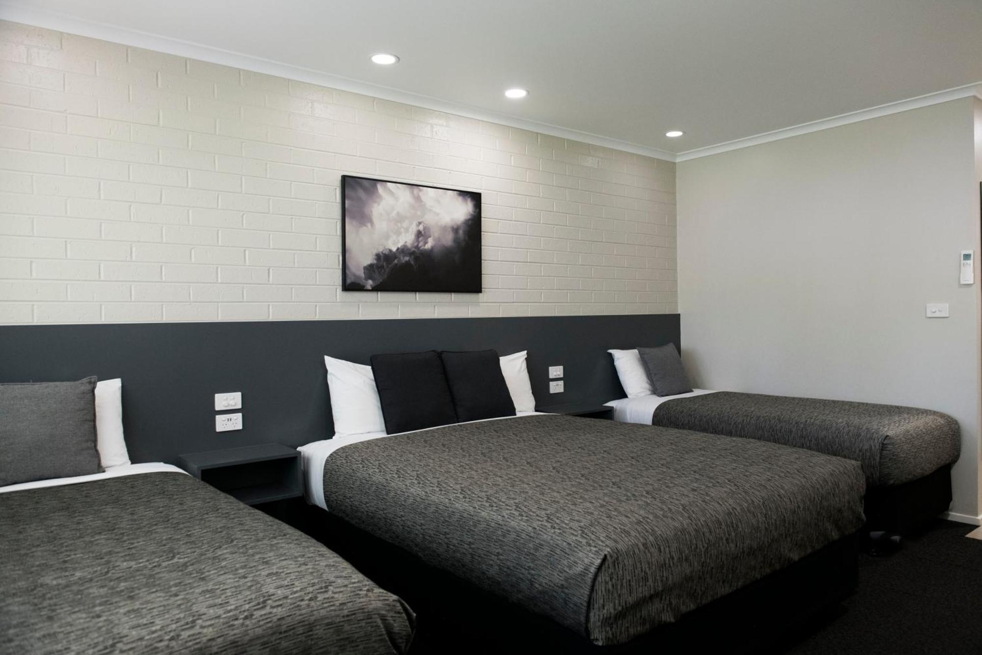 Central Deborah Motel Бендиго Екстериор снимка