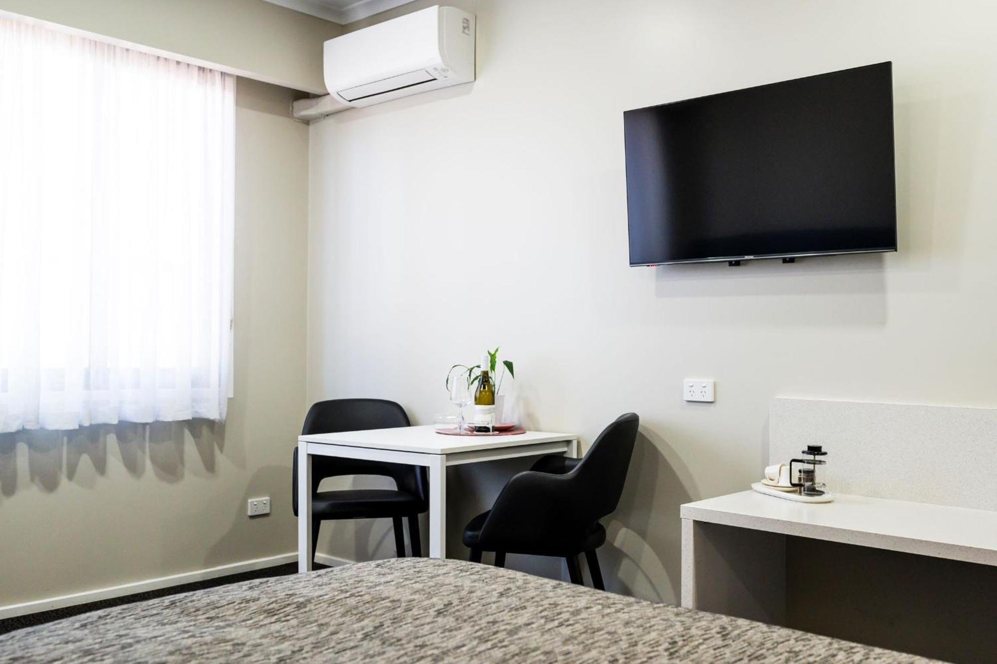 Central Deborah Motel Бендиго Екстериор снимка
