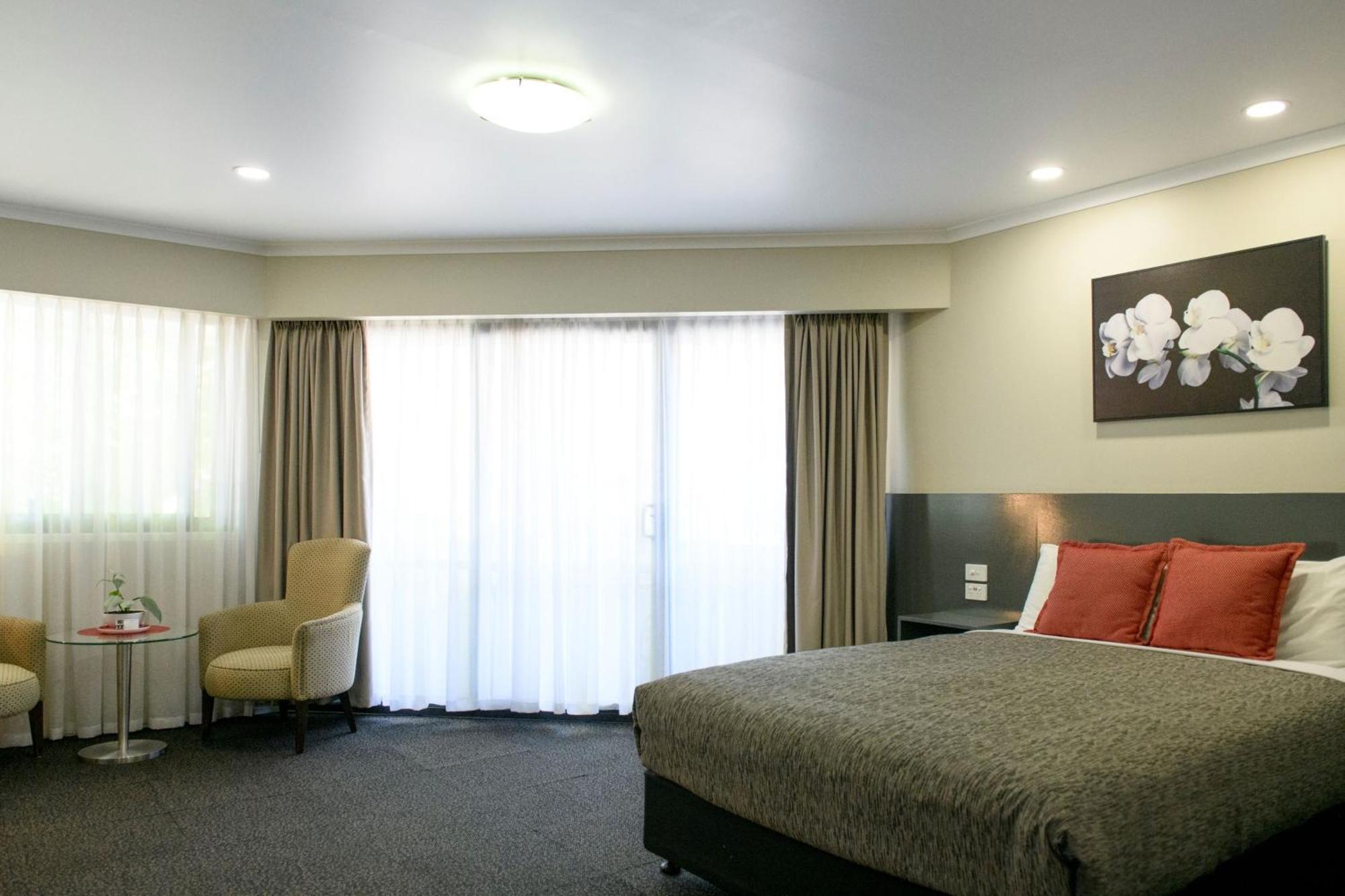 Central Deborah Motel Бендиго Екстериор снимка
