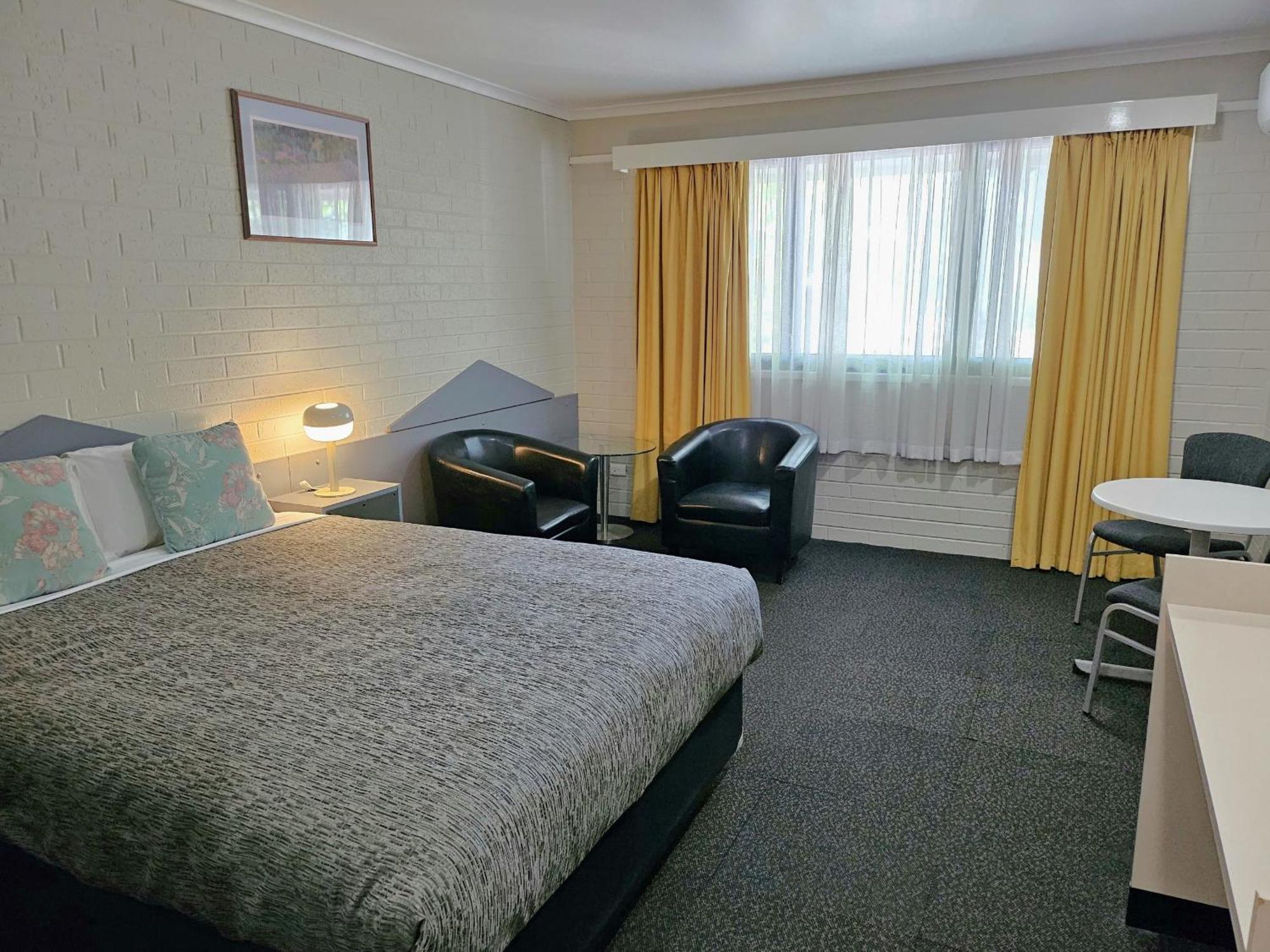 Central Deborah Motel Бендиго Екстериор снимка