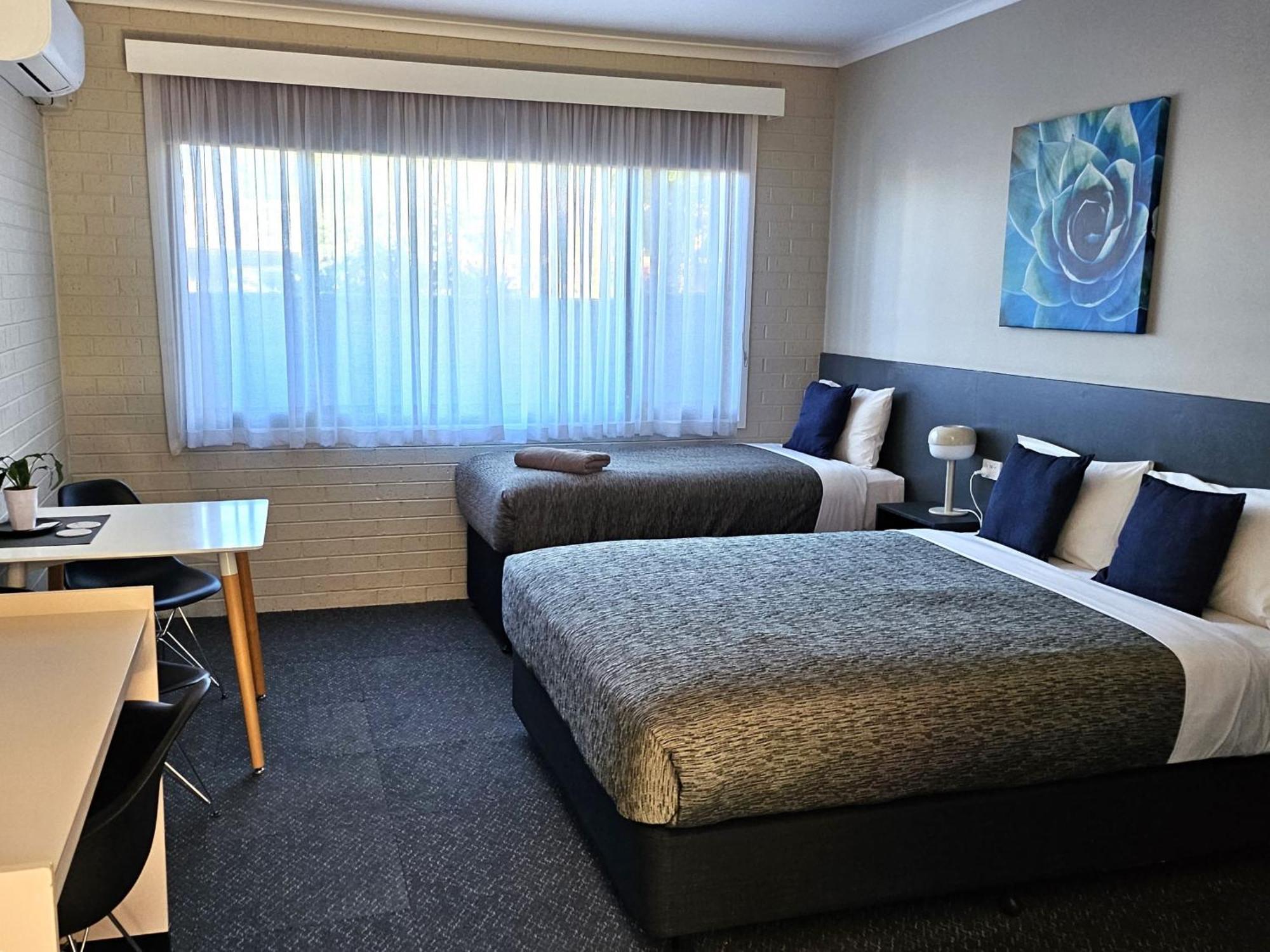 Central Deborah Motel Бендиго Екстериор снимка