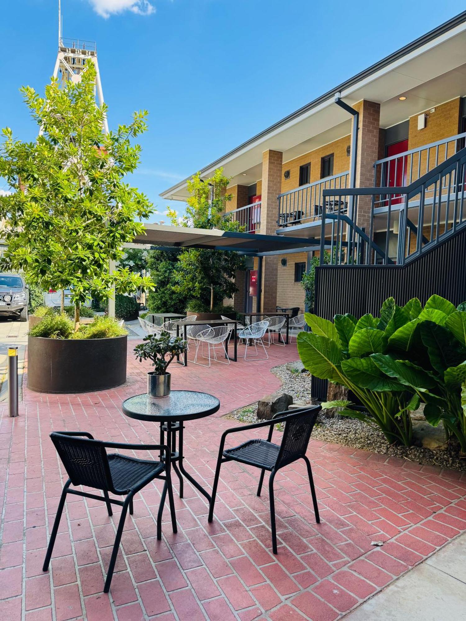 Central Deborah Motel Бендиго Екстериор снимка