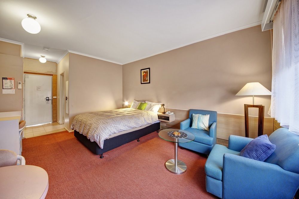 Central Deborah Motel Бендиго Екстериор снимка