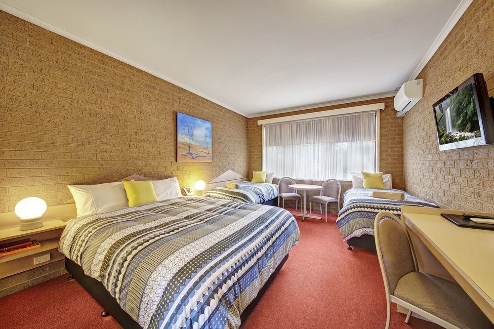 Central Deborah Motel Бендиго Екстериор снимка