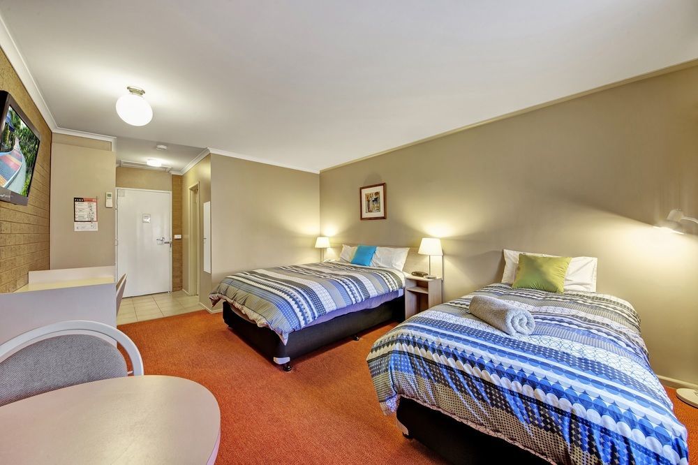Central Deborah Motel Бендиго Екстериор снимка
