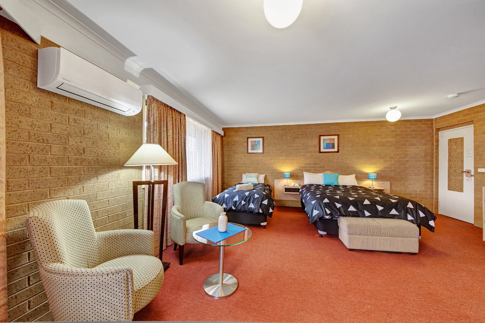 Central Deborah Motel Бендиго Екстериор снимка