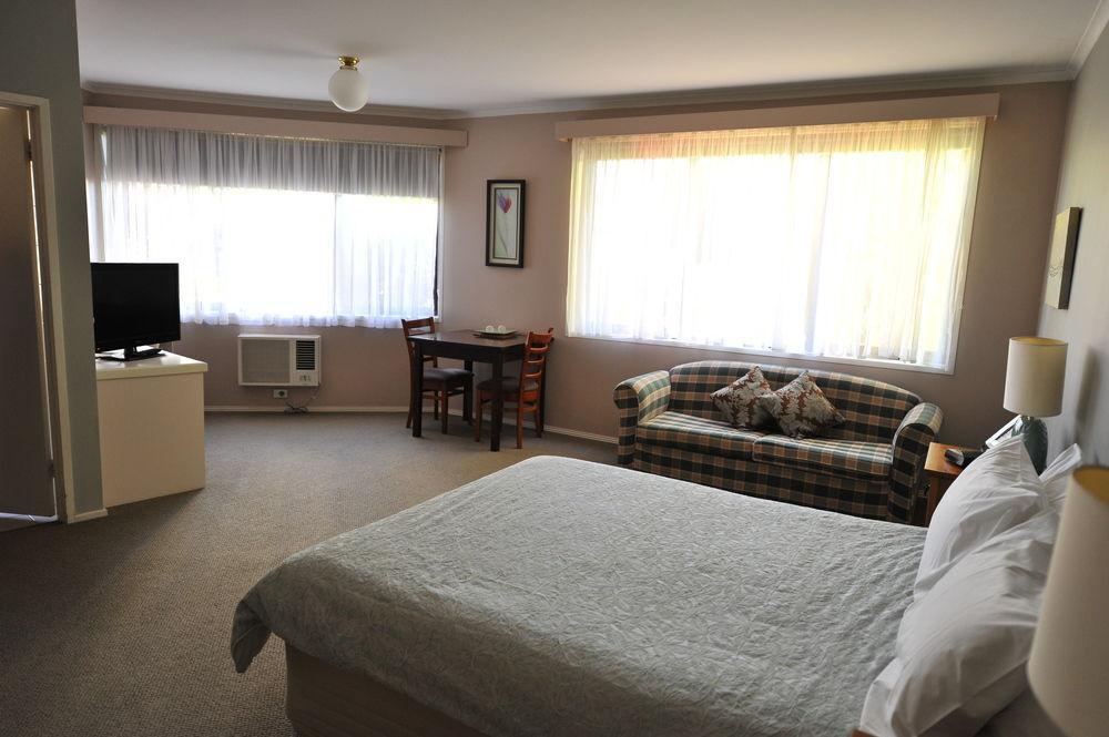 Central Deborah Motel Бендиго Екстериор снимка